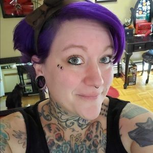 Meet your Posher, Danielle